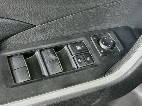 Used 2021 Toyota RAV4 XLE Premium AWD/4WD image 15