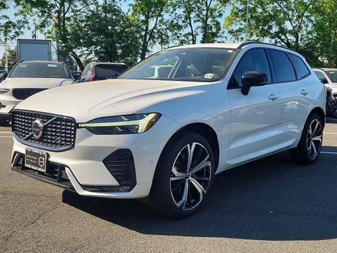 Certified 2023 Volvo XC60 B5 Ultimate AWD/4WD image 3