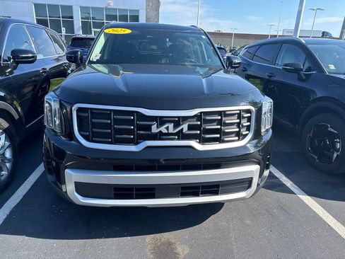 Used 2025 Kia Telluride S AWD/4WD image 1