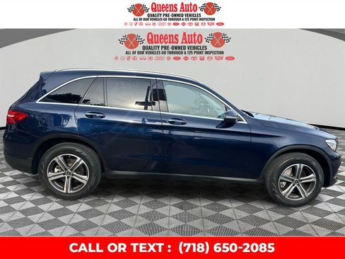 Used 2019 Mercedes-Benz GLC 300 4MATIC w/ Premium Package image 8