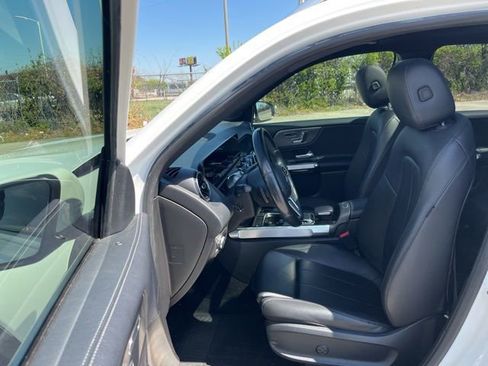 Used 2020 Mercedes-Benz GLB 250 4MATIC image 18