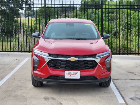 New 2026 Chevrolet Trax LS FWD image 6
