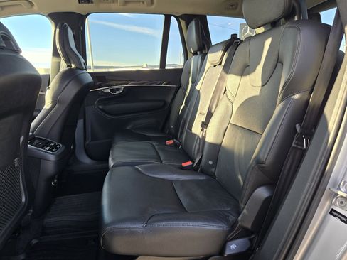 Used 2019 Volvo XC90 T6 Momentum w/ Advanced Package image 4
