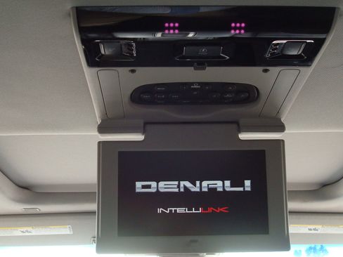 Used 2019 GMC Yukon XL Denali w/ Denali Ultimate Package image 13