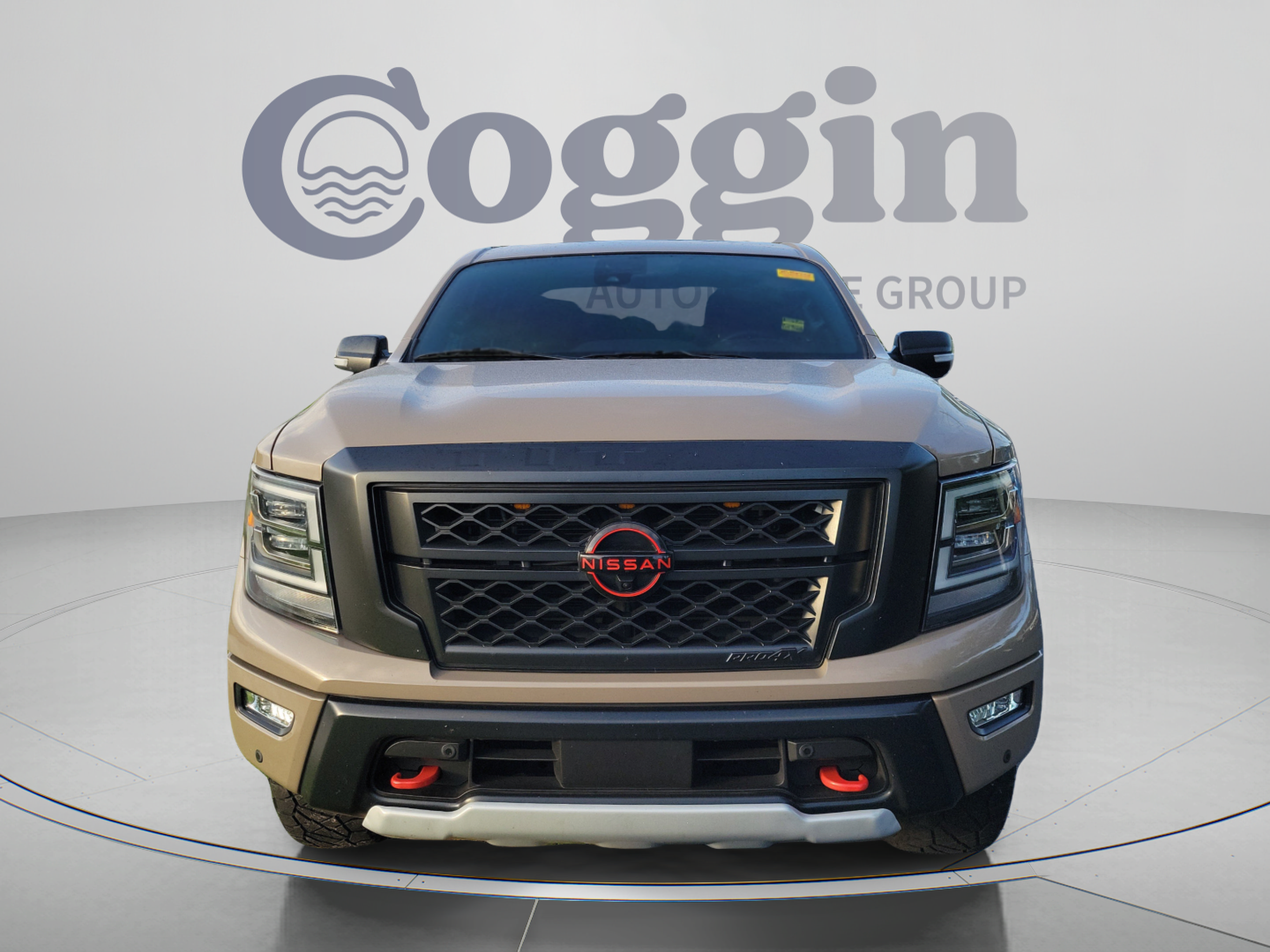 Used 2024 Nissan Titan PRO-4X w/ Pro-4x Convenience Package AWD/4WD image 11