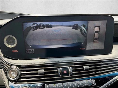 Used 2022 Lexus LS 500 w/ Interior Upgrade Package RWD image 23