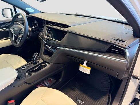 New 2025 Cadillac XT5 Sportv w/ Technology Package AWD/4WD image 26