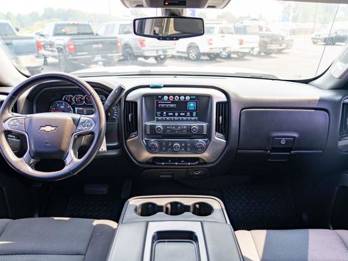 Used 2018 Chevrolet Silverado 1500 LT w/ LT Eassist Package AWD/4WD image 24
