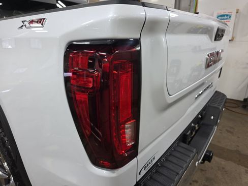 New 2026 GMC Sierra 1500 SLT w/ SLT Premium Package AWD/4WD image 32