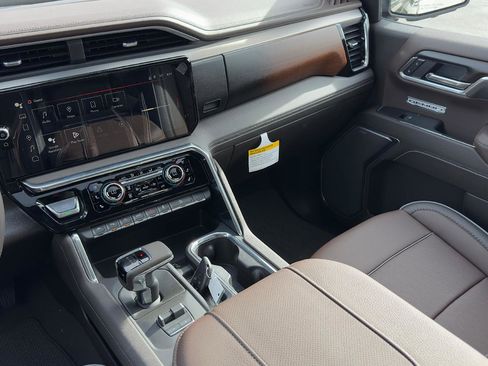 New 2026 GMC Sierra 1500 Denali w/ Denali Reserve Package image 9