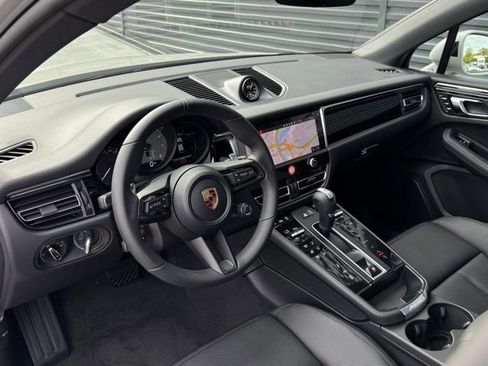 New 2026 Porsche Macan S image 4