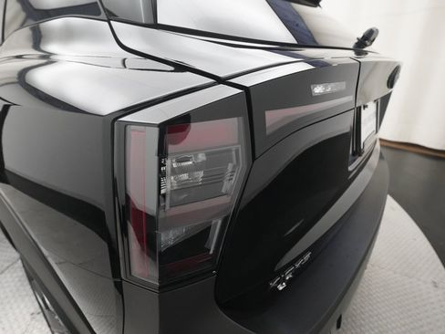 Certified 2025 Nissan Kicks SR image 31