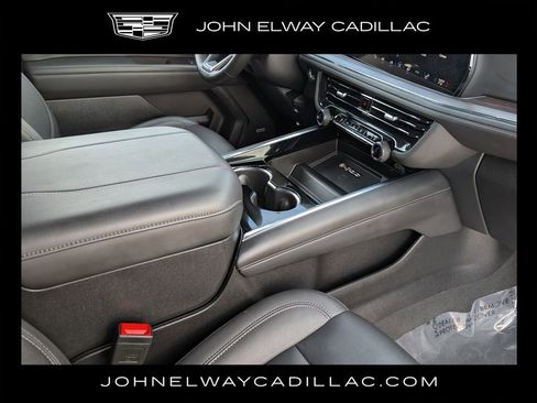 Used 2025 Chevrolet Suburban Z71 w/ Z71 Off-Road Package image 24