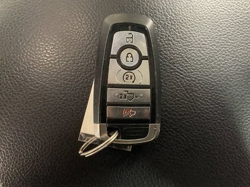 Used 2018 Ford F150 Lariat w/ Equipment Group 502A Luxury AWD/4WD image 28