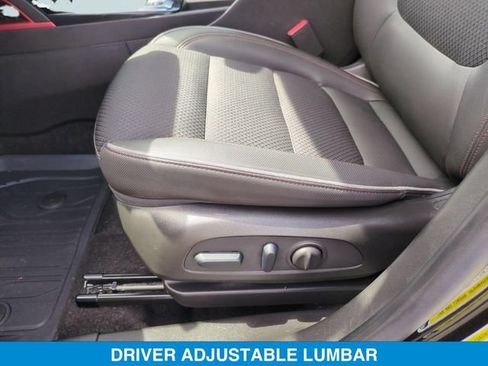 Used 2023 Chevrolet TrailBlazer RS w/ Sun and Liftgate Package AWD/4WD image 16