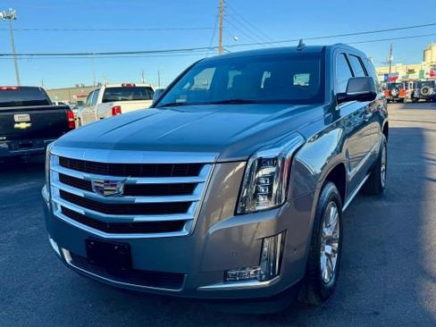 Used 2017 Cadillac Escalade Premium Luxury image 14