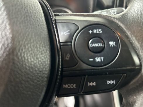 Used 2019 Toyota RAV4 XLE AWD/4WD image 25