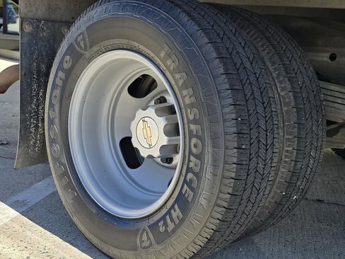 Used 2019 Chevrolet Express 3500 Extended w/ Power Convenience Package image 12