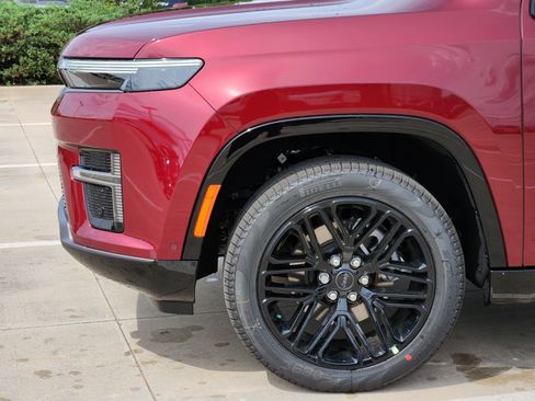 New 2026 Jeep Grand Wagoneer Limited AWD/4WD image 5
