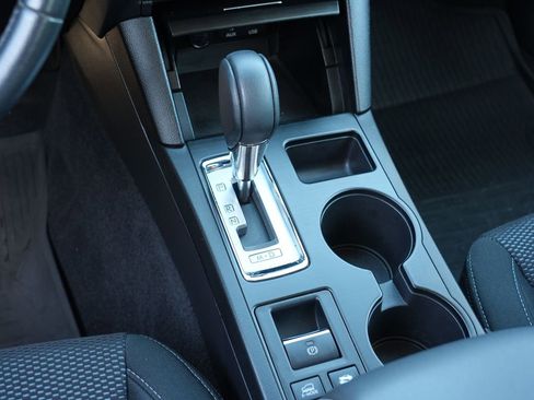 Used 2017 Subaru Outback 2.5i Premium image 23