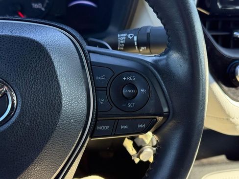 Used 2020 Toyota Corolla SE image 19