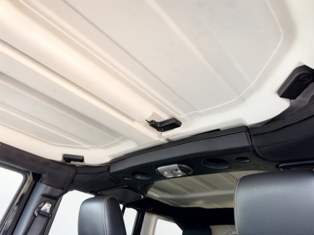 Used 2015 Jeep Wrangler Unlimited Rubicon AWD/4WD image 27