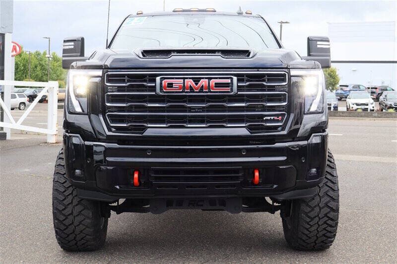 Used 2025 GMC Sierra 3500 AT4 w/ AT4 Premium Plus Package AWD/4WD image 9