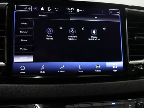 Used 2024 Chrysler Pacifica Touring-L image 62