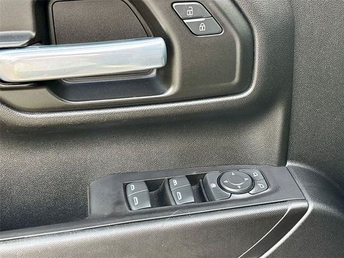 Used 2020 Chevrolet Silverado 1500 Custom w/ Custom Value Package AWD/4WD image 17
