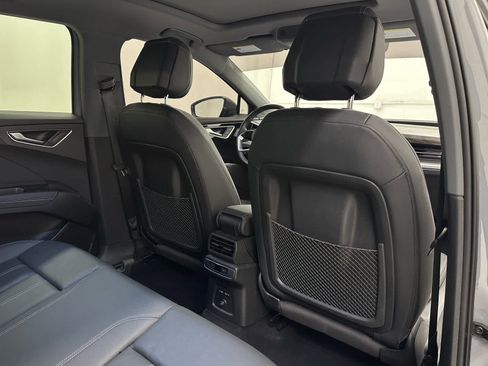 Used 2023 Audi Q4 e-tron Premium w/ Convenience Package image 20