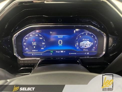 Used 2024 Chevrolet Silverado 1500 LT AWD/4WD image 17