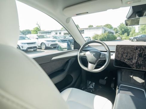 Used 2023 Tesla Model Y Long Range AWD/4WD image 20