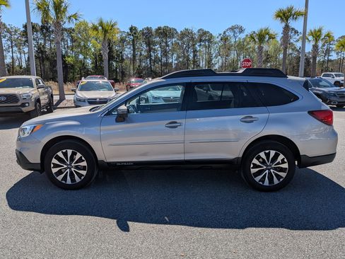 Used 2017 Subaru Outback 2.5i Limited image 7