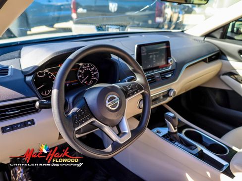 Used 2021 Nissan Altima 2.5 SV image 18