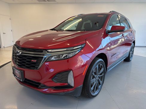 Used 2022 Chevrolet Equinox RS image 3