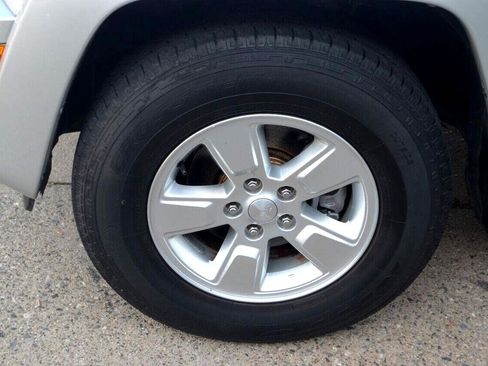 Used 2012 Jeep Liberty Sport image 16