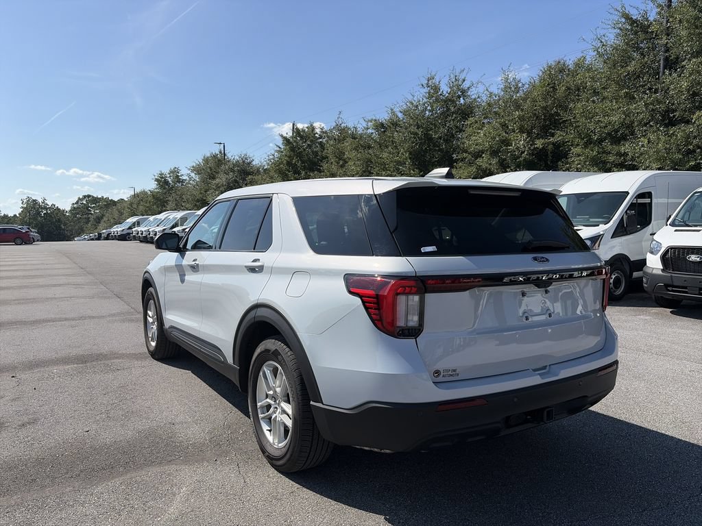 New 2026 Ford Explorer Active RWD image 5