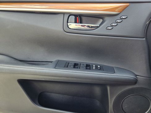 Used 2014 Lexus ES 300h w/ Luxury Package w/Bamboo Trim FWD image 20