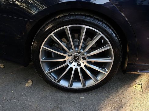 Used 2017 Mercedes-Benz S 550 Sedan image 22