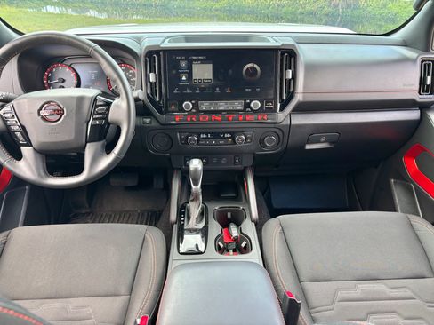 Used 2025 Nissan Frontier Pro-X w/ Pro Convenience Package image 12