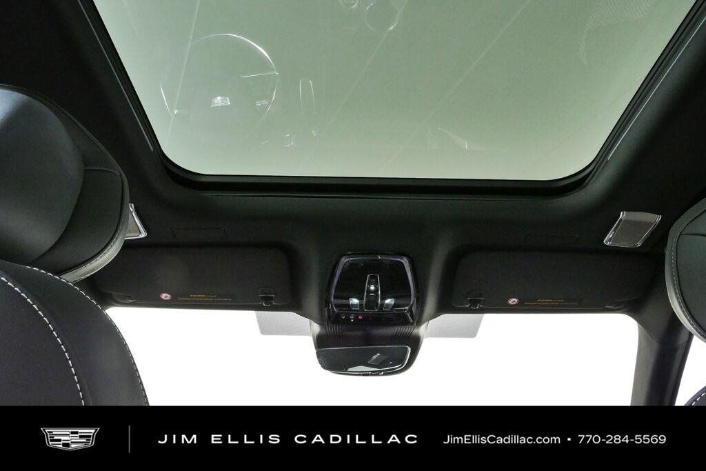 Certified 2026 Cadillac Vistiq Luxury w/ LPO, Floor Liner Package AWD/4WD image 19