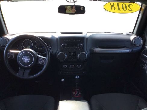 Used 2018 Jeep Wrangler Unlimited Sport S AWD/4WD image 23