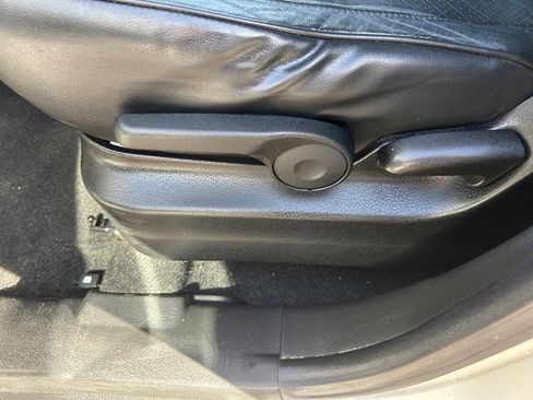 Used 2010 Suzuki Grand Vitara Limited image 16