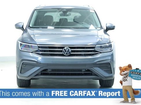 Certified 2022 Volkswagen Tiguan SE image 2