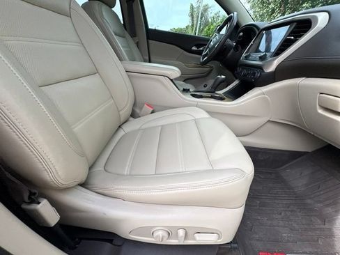 Used 2019 GMC Acadia Denali w/ Technology Package FWD image 5