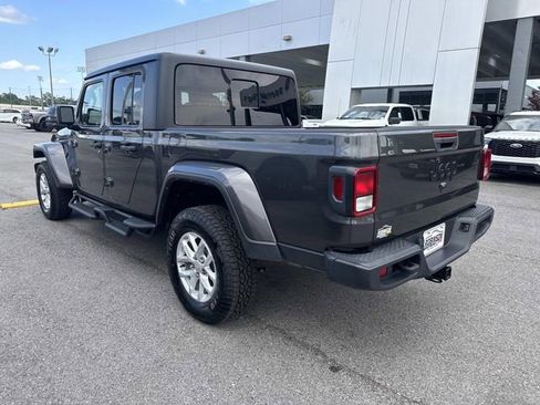 Used 2023 Jeep Gladiator Sport AWD/4WD image 7