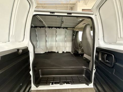 New 2025 Chevrolet Express 3500 Work Van w/ Driver Convenience Package image 25