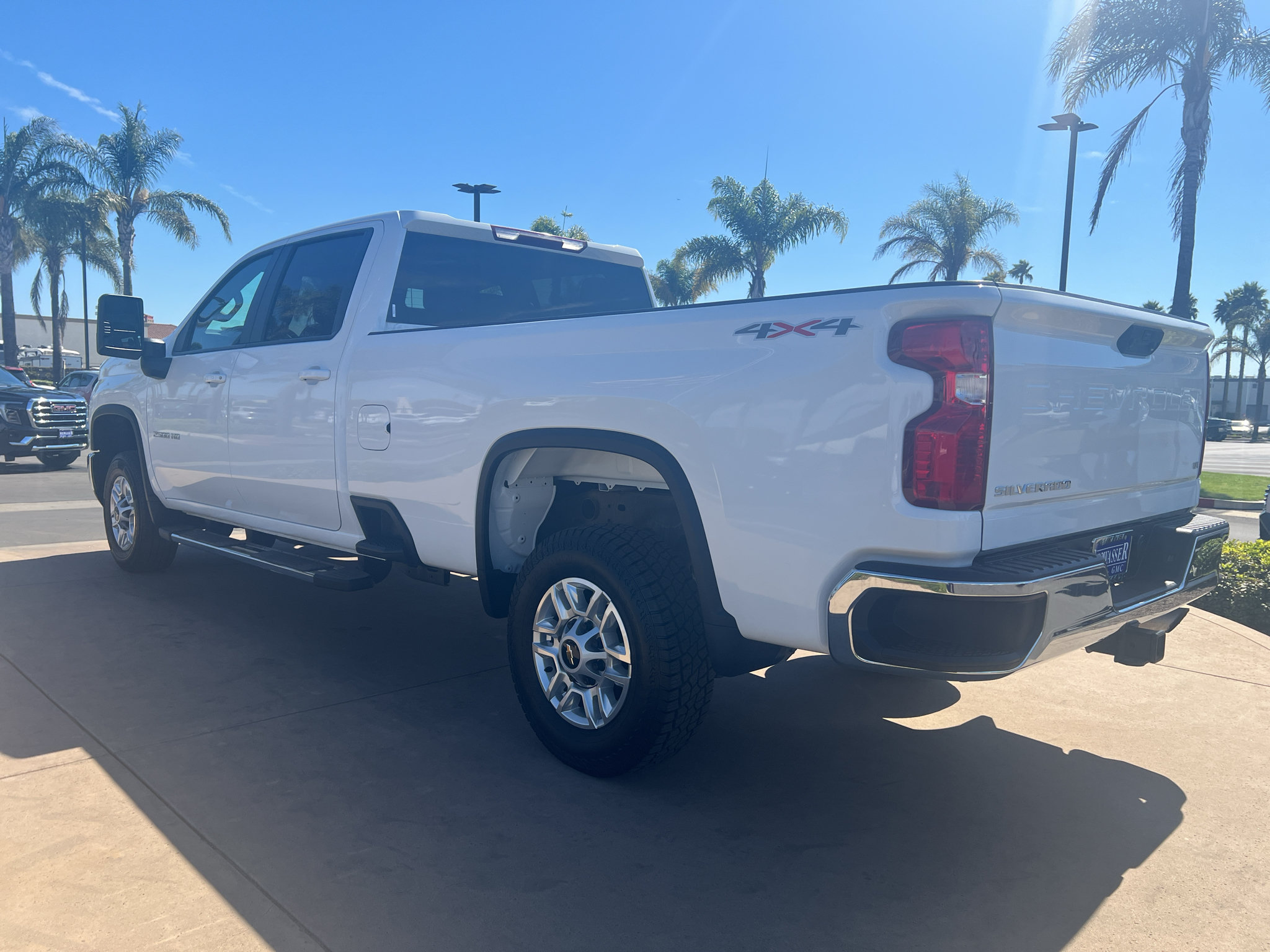 Used 2025 Chevrolet Silverado 2500 LT w/ Convenience Package AWD/4WD image 7