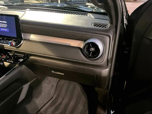 Used 2023 Chevrolet Colorado LT image 25