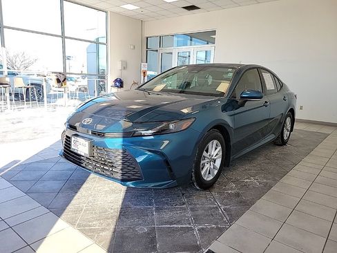 Used 2026 Toyota Camry LE w/ Convenience Package image 2